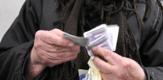 Изплащането на пенсиите започва на 8 октомври