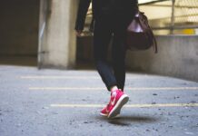 Как да дезинфекцираме обувките си за да се предпазим от коронавирус