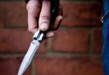 Заплашиха с нож 17-годишен тийнейджър заради 9 лева