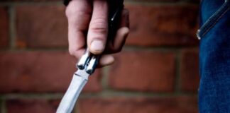 Заплашиха с нож 17-годишен тийнейджър заради 9 лева