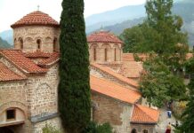 Приключи реставрацията на стенописите в олтарната част на главната църква на Бачковския манастир