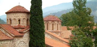 Литийно шествие на Втория ден на Великден