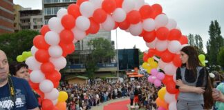 Асеновград изпрати по червения килим първите си абитуриенти