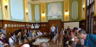 Танцьори от 10 държави препълниха залата на община Пловдив в последния ден на фолклорния фестивал