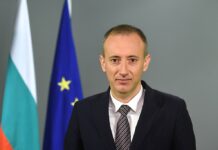 Министър Вълчев: Онлайн обучението е по-добра алтернатива от нищото