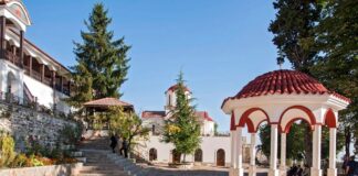 Осигуряват транспорт за манастира „Св. св. Козма и Дамян“