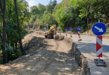 Работи се усилено по укрепване на свлачището под Асенова крепост, засега не се предвижда затваряне на пътя