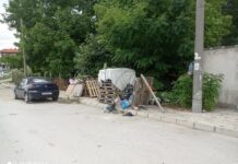 Жители на кв. Долни Воден настояват за контейнери за смет и на тяхната улица