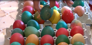 Боядисаха великденските яйца в Избеглии