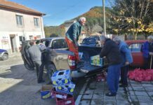 Семейство дари жителите на планински села в община Асеновград с хранителни продукти заради коронакризата