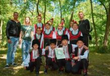 По 1000 лв. подпомагане от Общината искат танцовите състави от Избеглии и Нареченски бани