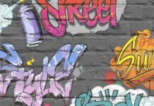 Локомотив, изцяло изрисуван с графити, ще отпътува от София за Бургас