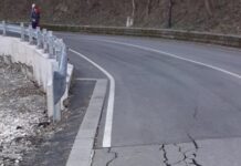 Пукнатините под новоукрепеното свлачище стават все по-големи