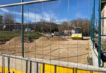 Строят футболно игрище в двора на СУ „Отец Паисий“ в град Куклен