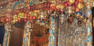 Утре е празникът Св. Богородица- Златна ябълка