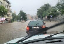 Мощна буря с градушка се разрази днес в Асеновград