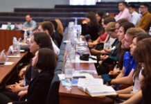 До средата на юли студенти и работодатели могат да се включат в проект „Студентски практики“