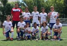 Малките футболисти на ФК „Шипка старс“ грабнаха шампионската купа на детски футболен турнир в Бургас