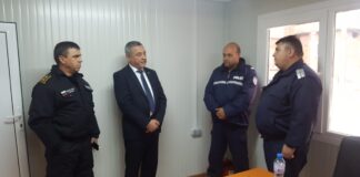 Валери Симеонов очарован от полицейската приемна в кв. „Лозница“