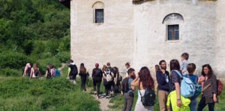 На Майски поход поеха днес десетки, тръгвайки от Метоха