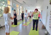 С 12 цикъла слънчев поздрав в Асеновград почетоха Деня на йогата