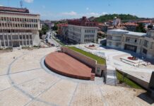 Второто и третото ниво на централния площад в Асеновград вече са напълно готови