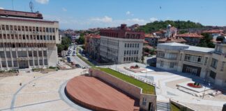 Второто и третото ниво на централния площад в Асеновград вече са напълно готови