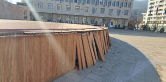 Правят корекции на новата сцена на асеновградския площад