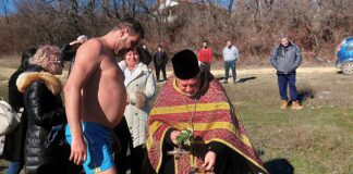 Богоявленският кръст в с. Избеглии бе хвърлен в язовира край населеното място