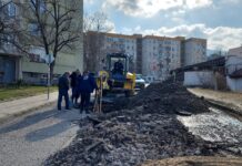 ВиК авария не бе отстранена в продължение на часове, заради неправилно паркиран автомобил