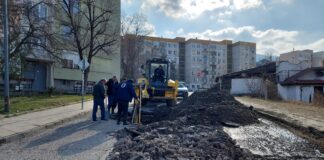 ВиК авария не бе отстранена в продължение на часове, заради неправилно паркиран автомобил