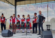 Десетки състави на фолклорния събор на Араповския манастир