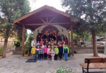 Деца от ДГ „Зорница“ посетиха параклис „Въведение Богородично“ за Деня на християнското семейство