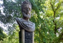 България отдава почит към Ботев и загиналите за свободата