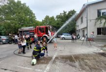 Пожарната в Асеновград отвори врати за граждани по повод Седмицата на пожарната безопасност