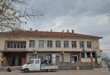 Започна подмяна на дограмата в сградата на читалището в с. Боянци