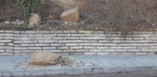 Камъни се свличат по главна улица в асеновградския квартал „Горни Воден”