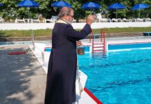 С водосвет и пожелания за безпроблемен сезон, откриха Градския басейн