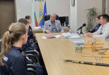 Отборът от ОУ „Отец Паисий“, с. Тополово, бе поздравен от кмета на Асеновград за областната титла по волейбол