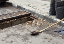 Почистване на дъждоприемни шахти в началото на есенно-зимния сезон