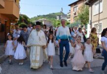 ПГ „Свети Патриарх Евтимий“ дарява рокли за ритуала „Калиница“