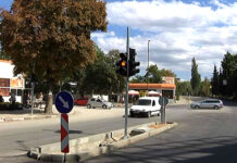 Заработи новият светофар на кръстовището, заменило кръговото на пазара