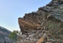 Скала се срути на любима на асеновградчани пътека край Св. Трифон паднала скала