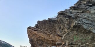 Скала се срути на любима на асеновградчани пътека край Св. Трифон паднала скала