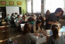 В предколедна еко арт работилница се включиха днес ученици от ОУ „Ангел Кънчев“