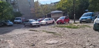 Най-после: ремонтират междублоковото пространство зад блок „Снежанка“ Ремонт