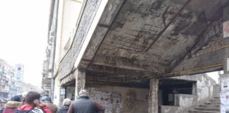 Опасна арматура в подлеза до Пощата в Асеновград виси над минувачите Опасен подлез