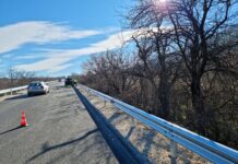 Ремонтът на пътя Асеновград-Кърджали продължава, поставят мантинели монтиране на мантинели