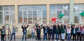 С рецитал ученици от ОУ „Ангел Кънчев“ почетоха паметта на Левски