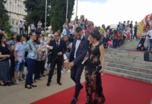 Абитуриентите дължат здравноосигурителни вноски след средно образование